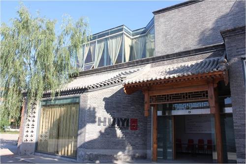 北京輝藝美發學校有哪些高級染燙發導師? 北京輝藝美發學校有哪些高級染燙發導師?