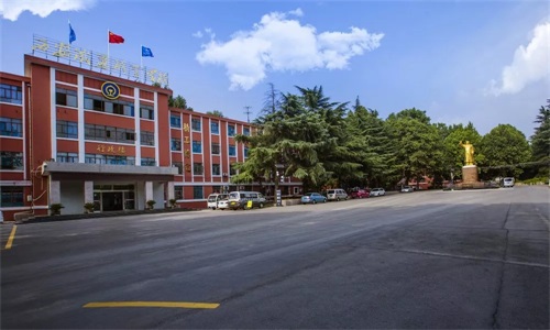 走進西安鐵道職業學校感受校園文化 走進西安鐵道職業學校感受校園文化