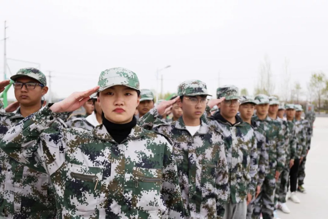 挑戰自我,勇于拼搏——蘭州新華互聯網中等職業學校春訓總結大會 挑戰自我,勇于拼搏——蘭州新華互聯網中等職業學校春訓總結大會