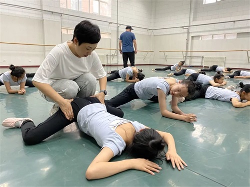 唐山藝術學校舞蹈課程招收小學生嗎? 唐山藝術學校舞蹈課程招收小學生嗎?